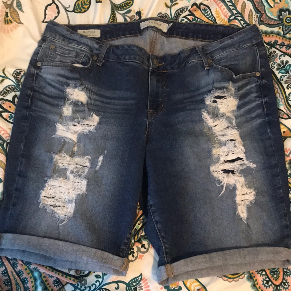 Torrid boyfriend shorts size 20